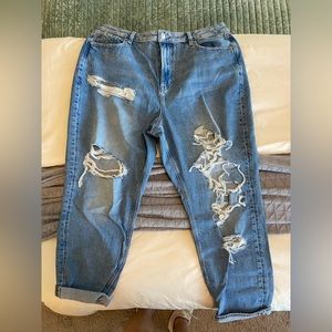 New American Eagle ripped mom jean